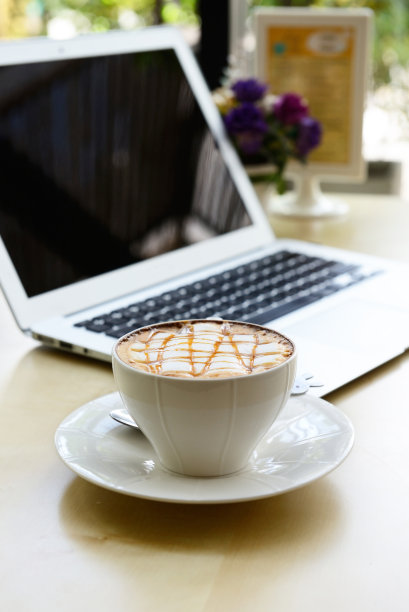 焦糖玛奇朵笔记本电脑图片下载