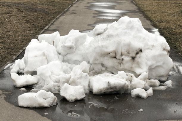 一大堆雪图片下载
