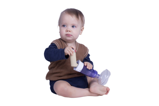 有哮喘吸入器的婴儿图片下载