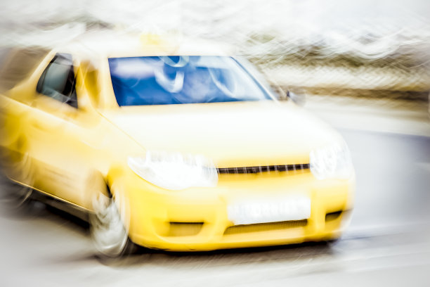 黄色的出租车图片下载