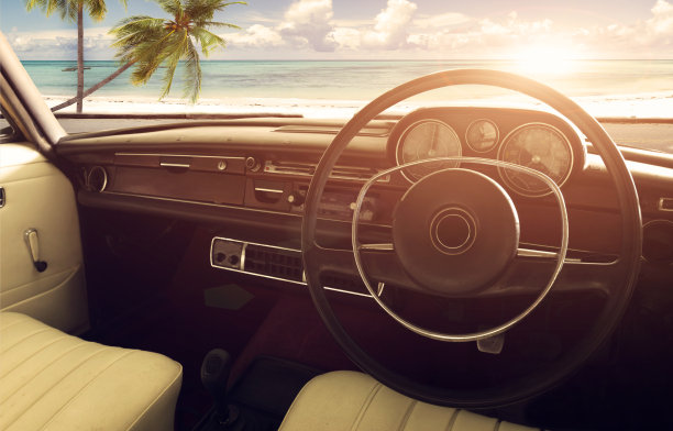 车停在海边图片下载