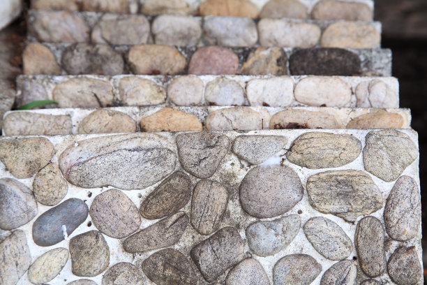 用石材装饰的混凝土建筑砌块图片下载