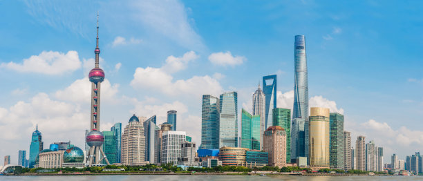 浦东新区外滩的天际线(全景)图片下载
