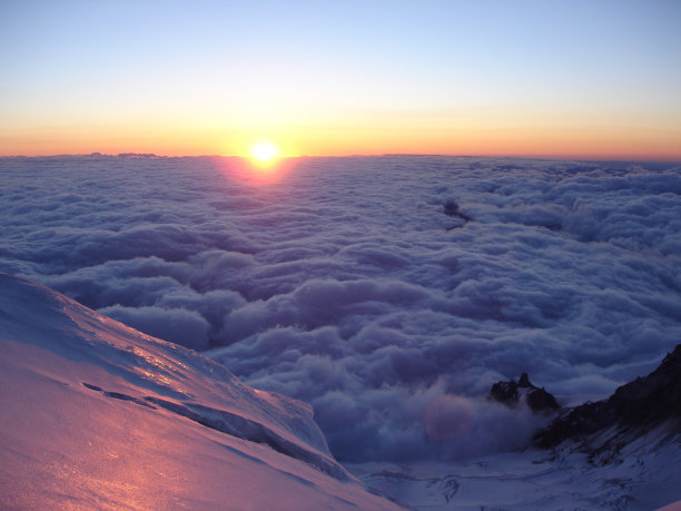 日出在失望的切刀在雷尼尔山12300英尺图片下载