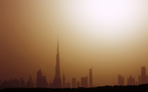 哈利法塔逆光图片下载