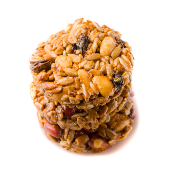 Kozinaki，坚果孤立在白色背景图片下载