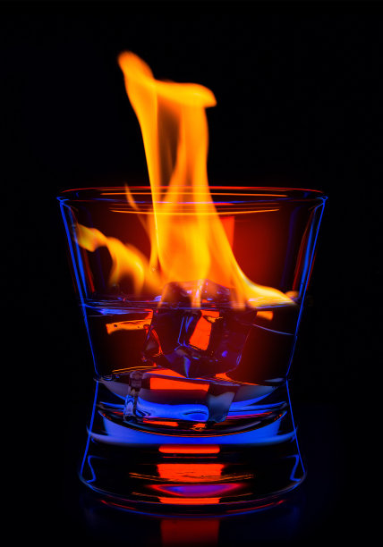 酒吧里的热饮图片下载