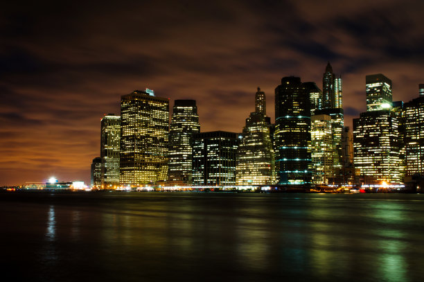 曼哈顿下城的夜晚图片下载