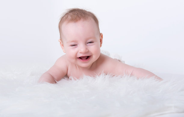 快乐,微笑的孩子图片下载