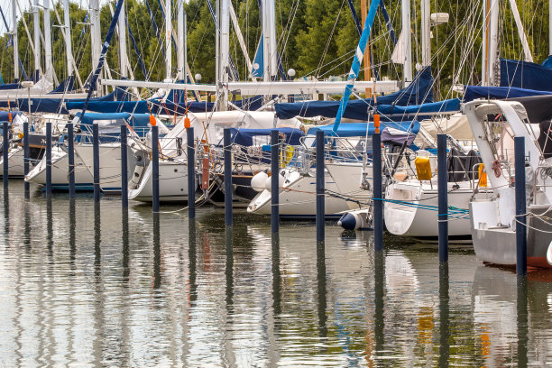 豪华帆船的船尾图片下载