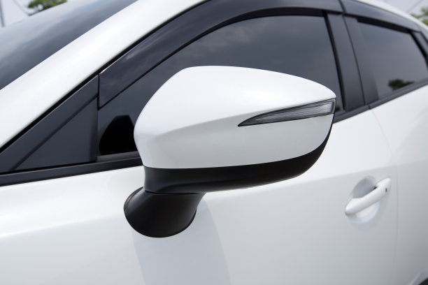 现代汽车的侧视镜图片下载
