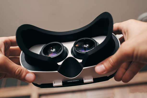 虚拟现实眼镜中的空间图像图片下载