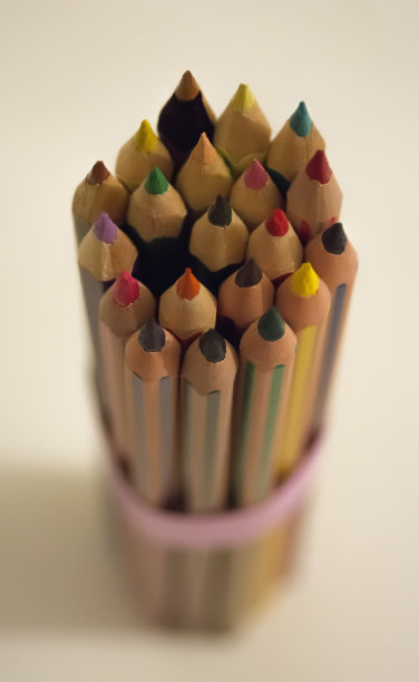 彩色铅笔了图片下载