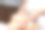 女人在水疗中心脸部按摩的特写素材图片