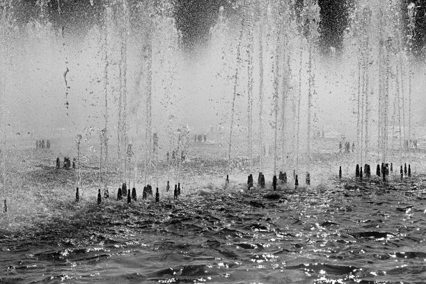 巴利亚多利德的喷水喷泉图片下载