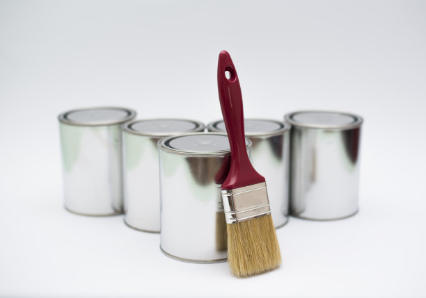 油漆罐和刷子图片下载