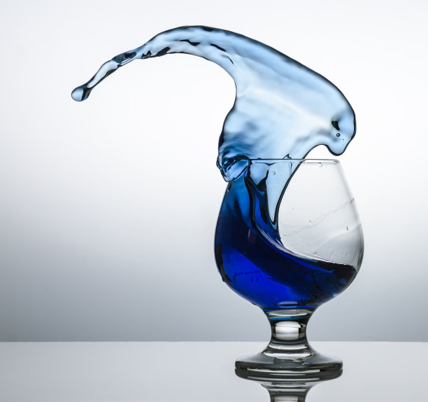 蓝色的水花图片下载