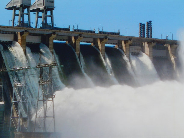 俄罗斯叶尼塞河上的水电站大坝图片下载