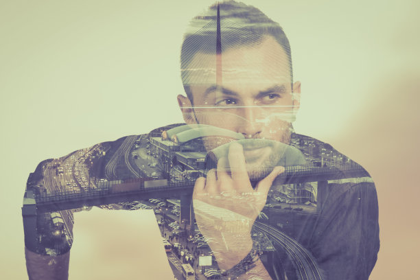 一个男人的双重曝光肖像图片下载