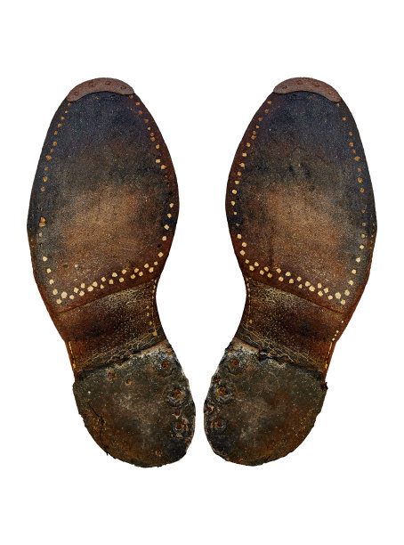 穿皮革鞋底图片下载