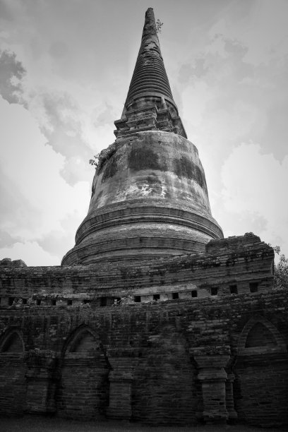 泰国寺庙里的古塔图片下载