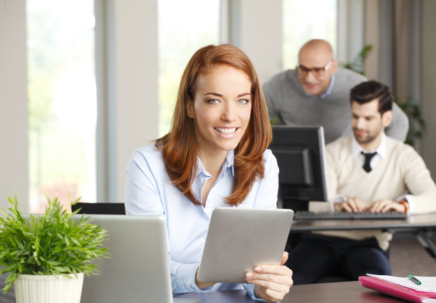 中年女商人图片下载