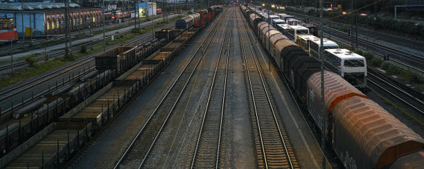 换车场的货车图片下载