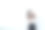 亚洲大学女孩做滑稽的兔子姿势，与复制空间图片下载