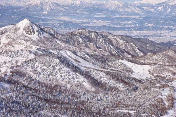 冬天Kasa山图片下载
