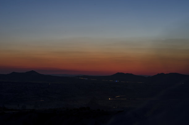 山的轮廓图片下载