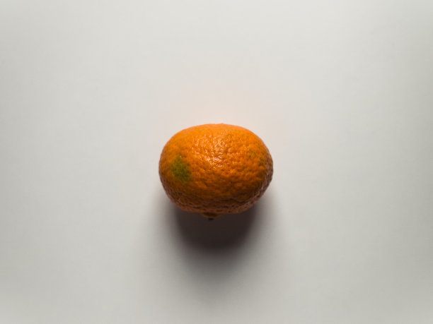 橘黄色的白色表宏图片下载