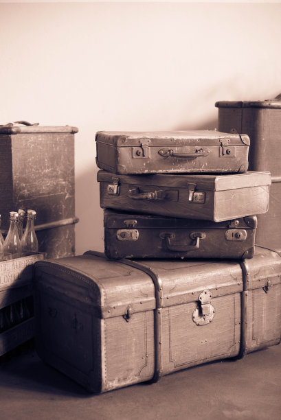 20世纪早期的老式皮箱。图片下载