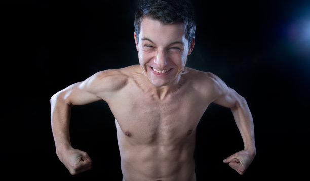 苗条的男人有肌肉素材图片