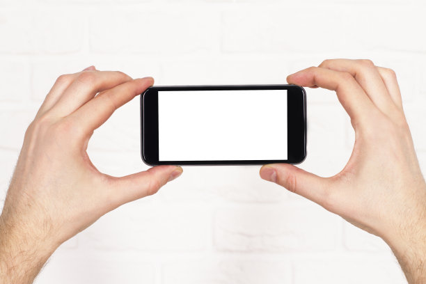 两只手拿着电话图片下载