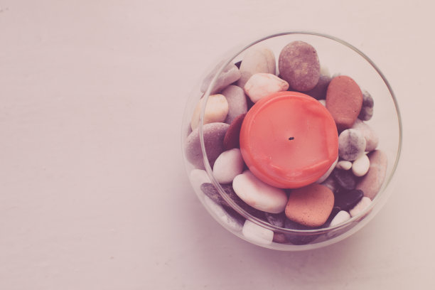 蜡烛在石头图片下载