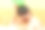 年轻的微笑的男人在浴室里洗着水床单图片下载