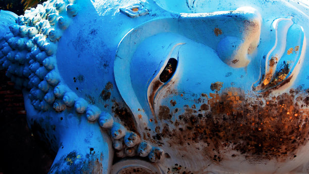 古代佛的脸是互补的颜色图片下载