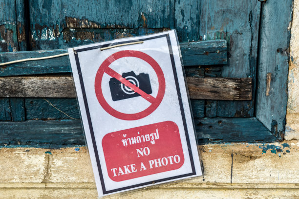 旧墙上没有照片招牌。图片下载