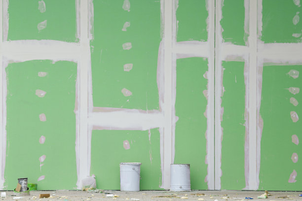 正在施工的石膏墙图片下载