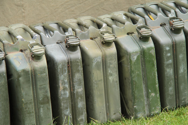 汽油燃料罐。图片下载