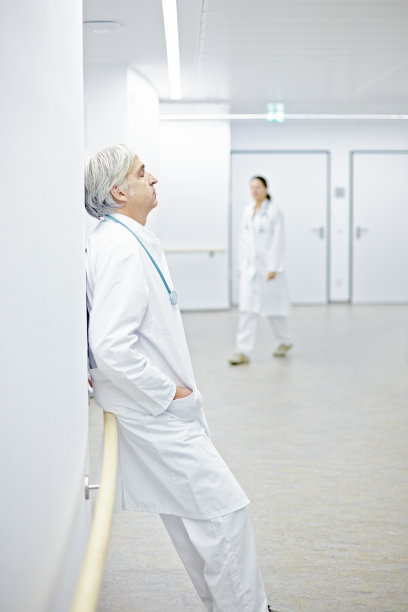 医生休息精益医院图片下载