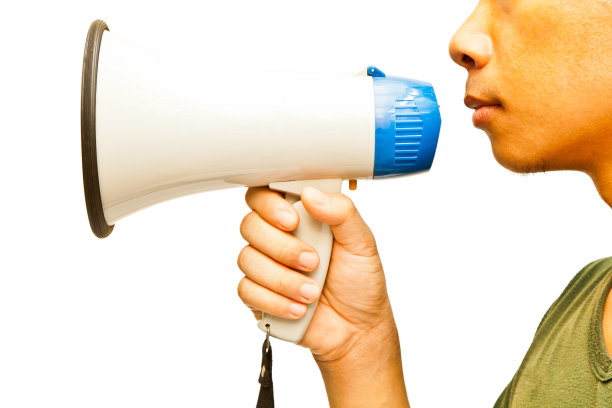 手里拿着扩音器图片下载