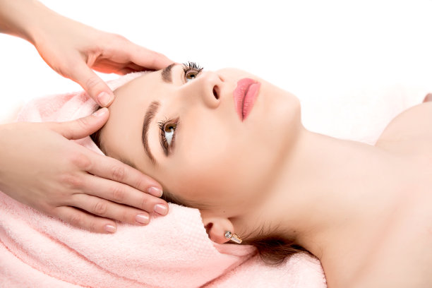 女人接受水疗图片下载