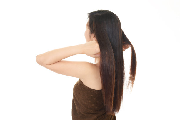 有一头漂亮长发的女人图片下载