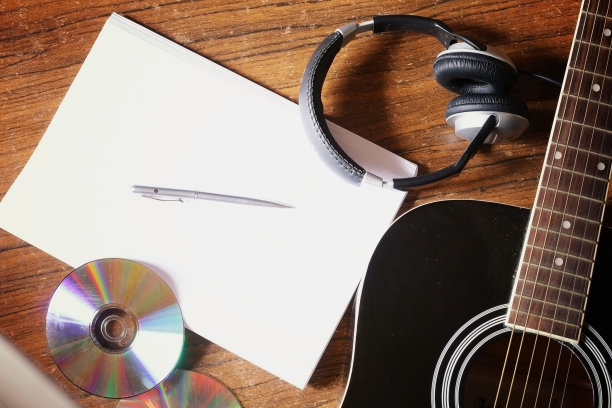 吉他耳机写歌图片下载