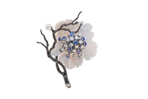 黄金胸针与珍珠，蓝宝石和钻石图片下载