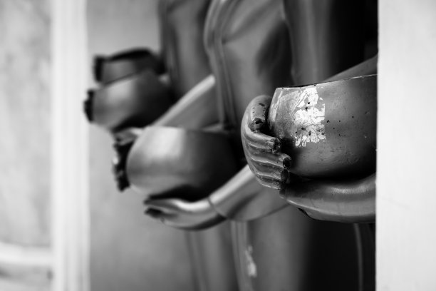 施舍的碗图片下载