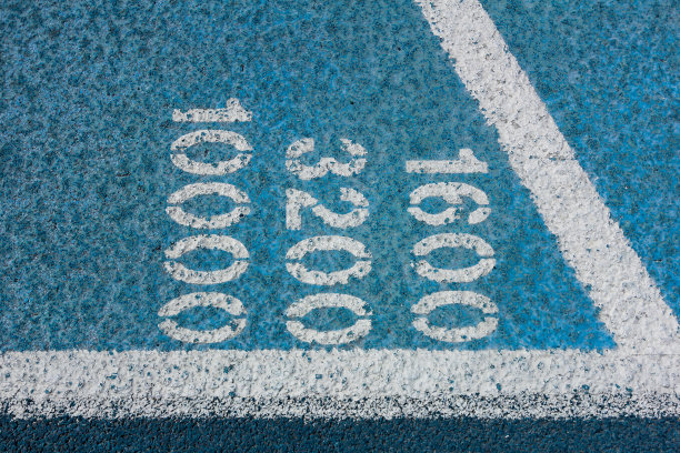 跑道上的测量数字图片下载