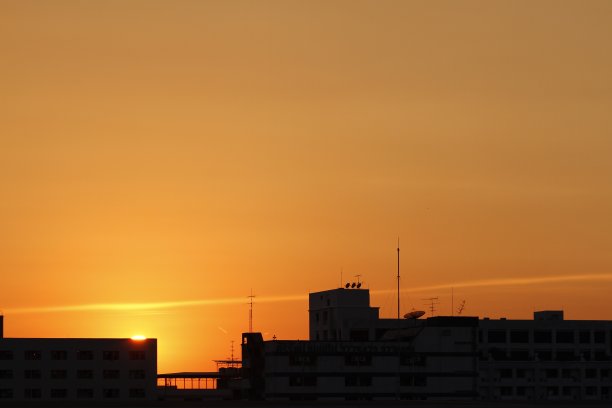 城市中的日落图片下载