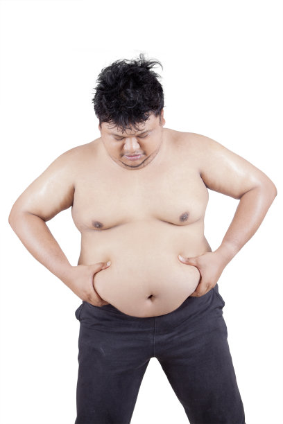 在演播室里，“超重”显示了他的胃图片下载